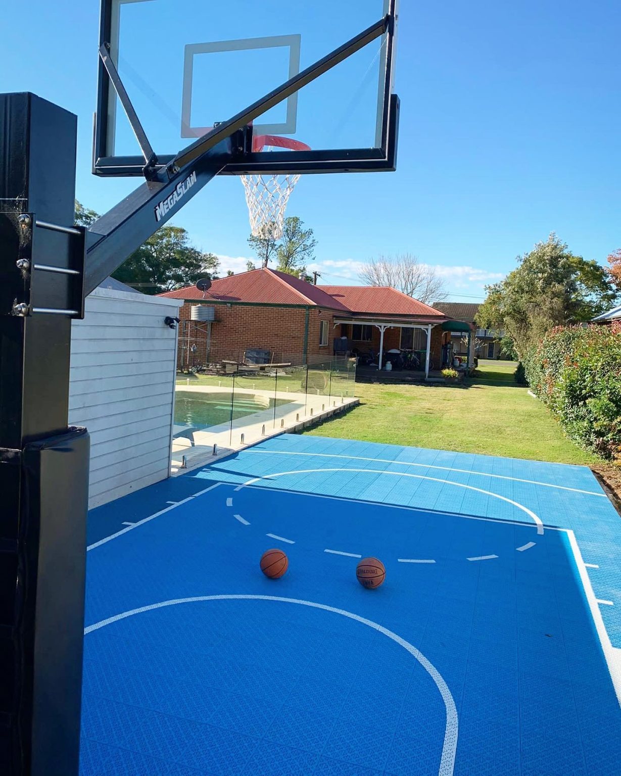 أرضية رياضية ذكية قابلة للتركي - مراجعة Outdoor Sport Court Tiles وسعره